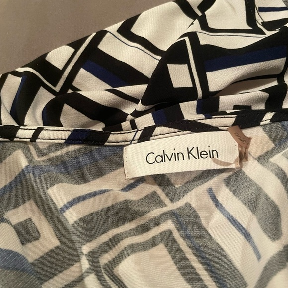 Calvin Klein Black and White with A Splash of Blue GeometricTank Top Sz M - Picture 8 of 11